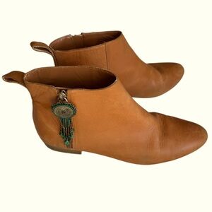 Vintage Gap Size 9 Ankle Booties with Beaded Embellishments